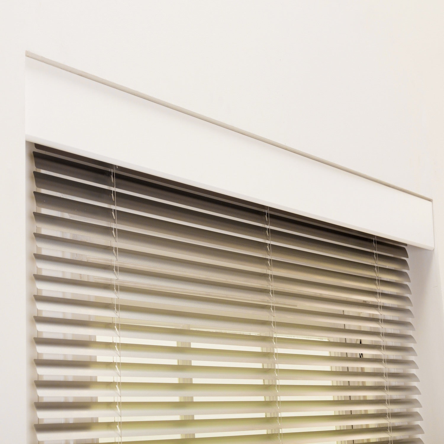 White Paintable Flat Pelmet for Roman, Venetian and Vertical Blinds